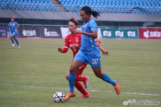 与塔帅重逢？曝阿森纳或免签斯通斯 顶替伤缺的萨利巴